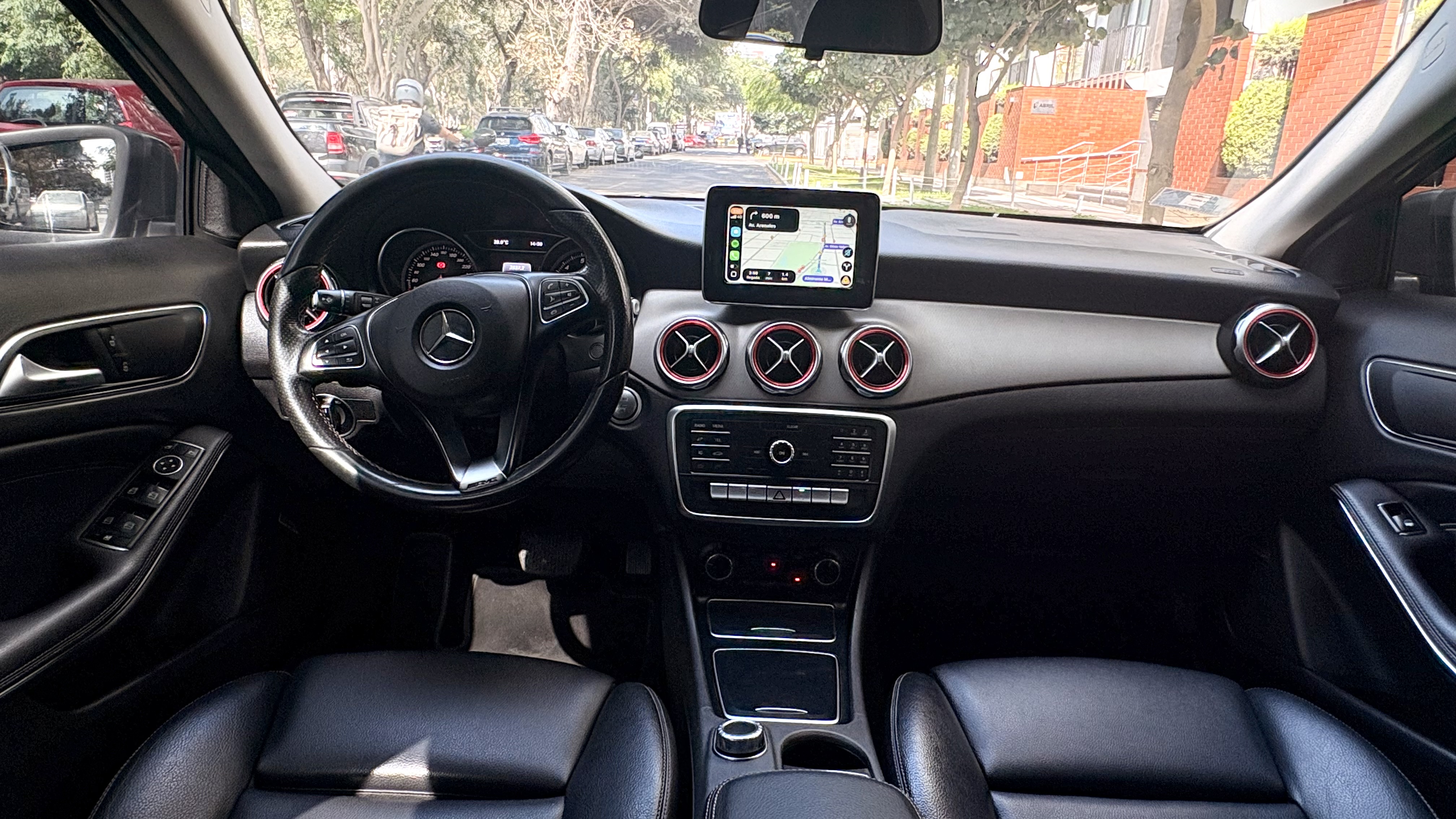 REMATO POR VIAJE – MERCEDES-BENZ GLA200 SPORT 2018 · foto 4
